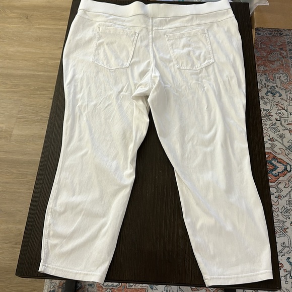 Women’s size 3x white jeggings with back pockets NWOT - Picture 5 of 7